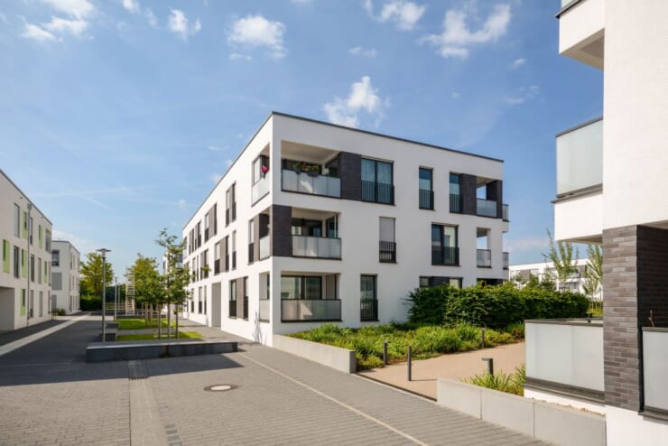 マンション投資は売却と賃貸どっちがお得？メリットや税金の計算...