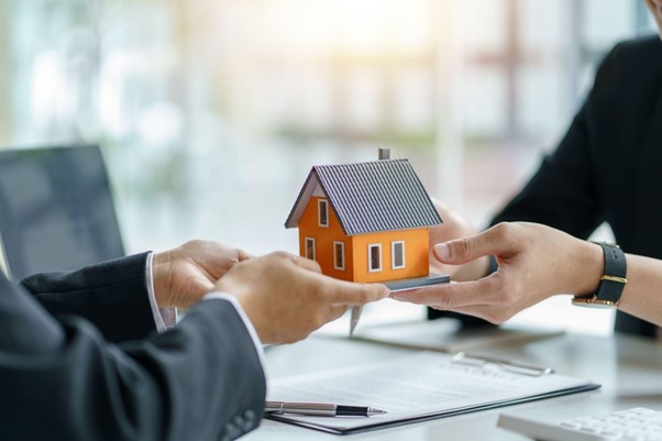不動産売却の相談は誰にすれば良い？状況によって違う！