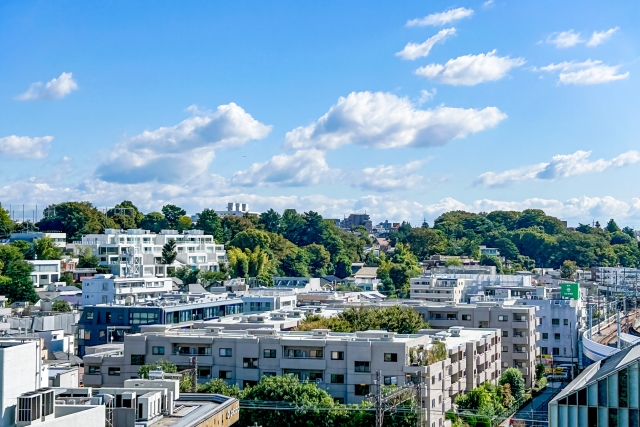 都市の風景と空の景色を示した図