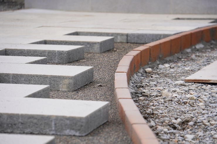 旗竿地の駐車場の外構はどうする？カーポートは設置できる？